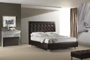 Кровать с высоким мягким изголовьем в обивке кожей цвета мокко - pma/132