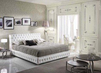 Белоснежная двуспальная кровать, декорированная каретной стяжкой - pma/102