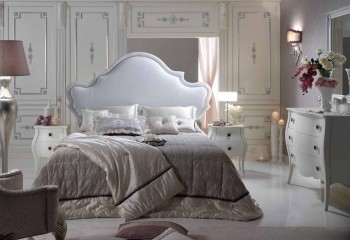 Двуспальная кровать с фигурным изголовьем в обивке из белой ткани с рельефом - pma/115