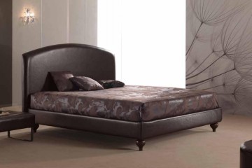 Кожаная кровать цвета мокко на коротких фигурных ножках - pma/152