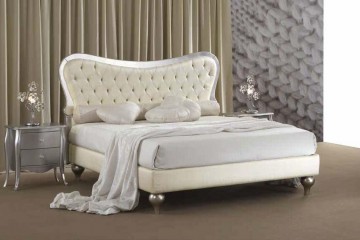 Кровать цвета слоновой кости с фигурным изголовьем в серебристом обрамлении - pma/160