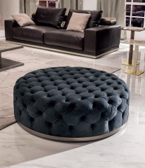 Круглый пуф в обивке из черного нубука с каретной стяжкой - lgh/205