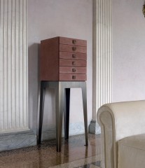 Тумба с 6 ящиками в отделке темно-розовой замшей на высоких металлических ножках - lgh/126