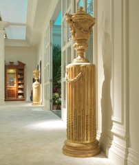 Позолоченная резная ваза в форме кубка с крышкой - jmb/102