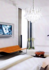 Каскадная люстра из белых стеклянных лепестков - lmo/088