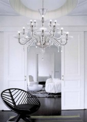 Люстра на 18 свечей на серебристом каркасе в резном стеклянном обрамлении - lmo/058