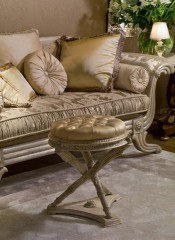 Круглый пуф на 3 резных перекрещенных ножках - pvz/584