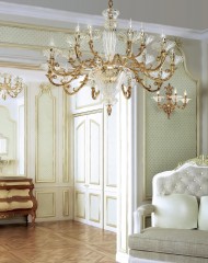 Люстра с S-образными рожками из позолоченного металла со стеклянными элементами - pos/335