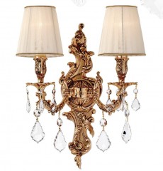Фигурное позолоченное бра с 2 плиссированными абажурами и хрустальными подвесками - pos/328