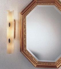 Бра с узким плафоном опалового оттенка - pos/305