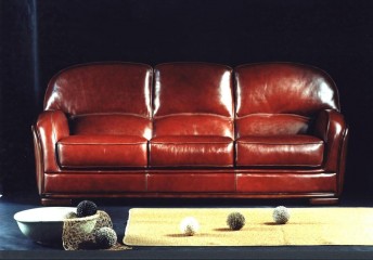 Трехместный диван в обивке из винтажной коричневой кожи - bst/086
