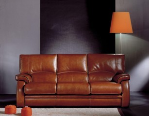 Коричневый кожаный диван с декоративной строчкой на спинке - bst/103