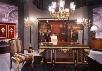 Классический кабинет из массива с позолоченным резным декором - mar/764