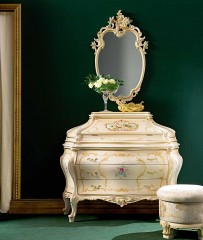 Овальное зеркало в резной белой раме - slk/070