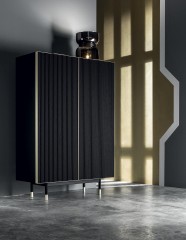 Черный шкаф с распашными рифлеными дверками - mrz/010