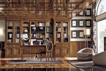 Кабинет из орехового массива с 2 бежевыми креслами - mrt/056