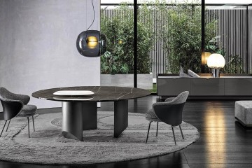 Черный стол на 3 широких стальных опорах - min/389