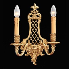 Классическое бра на каркасе с декорированным ажурным основанием - bad/413