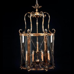 Большая бронзовая люстра-фонарь с 12 свечами внутри декорированного плафона - bad/266