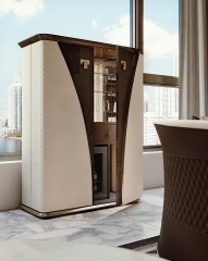 Барный шкаф с холодильником в светлой кожаной отделке - tur/546