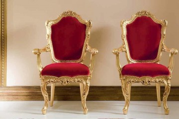 Стул на резном позолоченном каркасе в красной бархатной обивке - slk/109