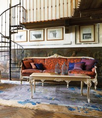 Бежевый столик на основании с серебристой резьбой - slk/201