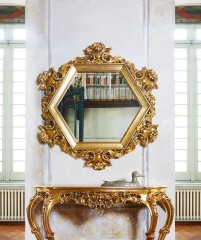 Шестиугольное зеркало в резной позолоченной раме - slk/121