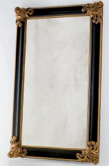 Напольное зеркало в черной раме с позолоченной резьбой - che/294