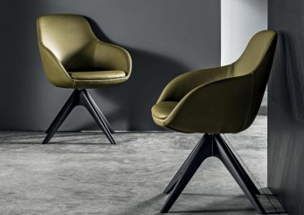 Кожаное кресло оливкового оттенка на черном основании - mrz/021