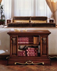 Компактная консоль с резным декором - bkk/037