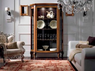 Классическая однодверная витрина на ножках-кабриолях - prg/193