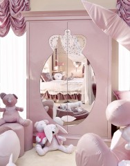 Розовый шкаф с декорированным фигурным зеркалом - dlf/113
