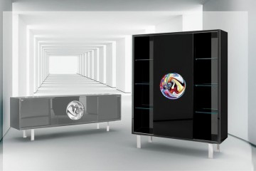 Шкаф с декорированной центральной дверкой и открытыми боковыми полками - rfa/069