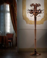 Коричневый стеклянный торшер с завитками и подвесками - scd/014