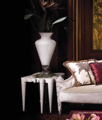 Фигурный белый столик со стеклянной вставкой - ezb/673