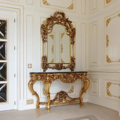 Резная позолоченная консоль на ножках-кабриолях - ezb/446