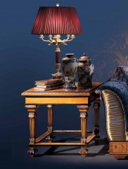 Квадратный ореховый столик на резных ножках - ezb/645