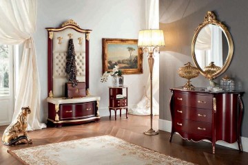 Круглое настенное зеркало в позолоченной раме с резным топом - mdg/0648