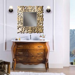 Квадратное зеркало с фацетом в ажурной золотистой раме - mdg/1024