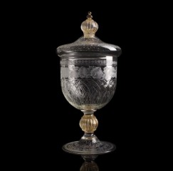 Хрустальная ваза с узорчатой гравировкой и позолотой - cmb/047