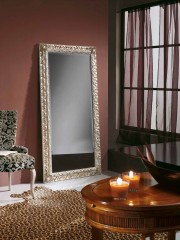 Напольное зеркало в рельефной серебристой раме с позолотой - mdg/0811