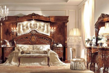 Спальня со стеновой панелью с резьбой и позолотой - mobm/0175