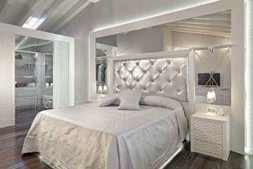 Спальня с двуспальной кроватью и двумя прикроватными тумбочками - mbml/0016