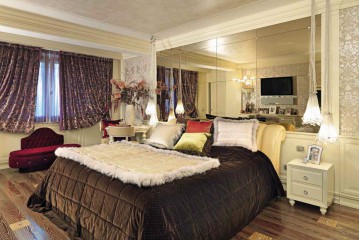 Спальня с двухместной кроватью и журнальным столом - mbml/0010