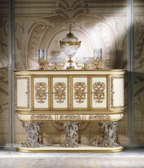 Буфет молочного цвета с золотой отделкой, стоящий на трех фигурных ножках - mcpt/284