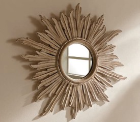 Круглое небольшое зеркало с эффектной резной рамой с прямыми лепестками - msvgf/0105