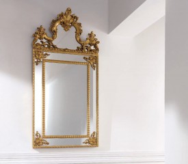 Эффектное и впечатляющее зеркало с двойной узкой рамой золотистого цвета - msvgf/0119