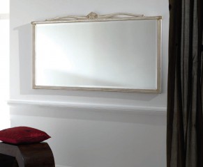 Прямоугольное горизонтальное зеркало в серебристой раме с резьбой - msvgf/0156