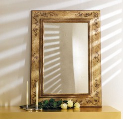 Прямоугольное зеркало в состаренной раме песочного цвета с темным узором - msvgf/0166