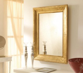 Прямоугольное зеркало в светло-золотистой объемной раме с рисунком - msvgf/0058